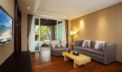 Moken suite pool access
