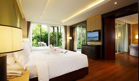 Moken suite pool access