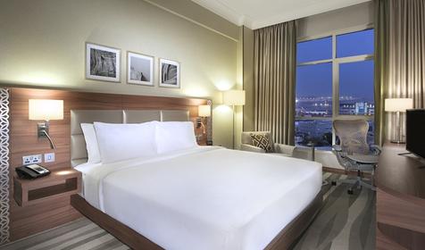 Отель Hilton Garden Inn Dubai Al Muraqabat, Дубай, ОАЭ