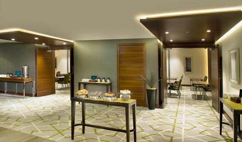 Отель Hilton Garden Inn Dubai Al Muraqabat, Дубай, ОАЭ