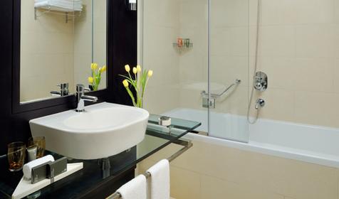 Отель Movenpick Hotel Jumeirah Lakes Towers, ОАЭ, Дубай