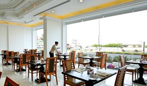 Ramada Beach Hotel Ajman, Аджман, ОАЭ