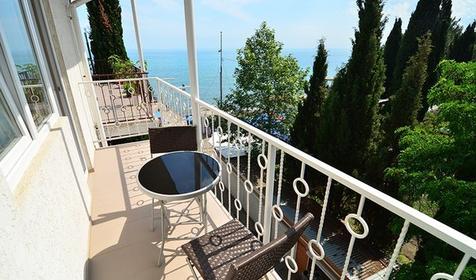 Семейный трехместный. Отель Атлантик. Крым, Алушта