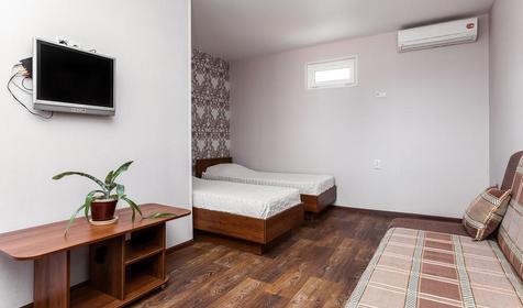 Совмещенный трехместный номер. Отель Botanic Club (Ботаник Клуб). Республика Крым, Саки