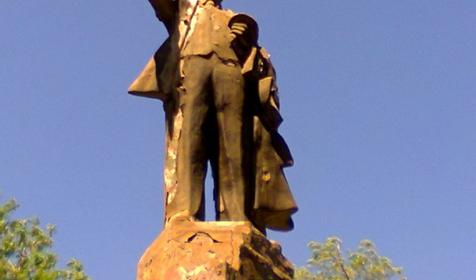 Памятник Ленину в Вишняковском сквере фото Геннадий Подлесный