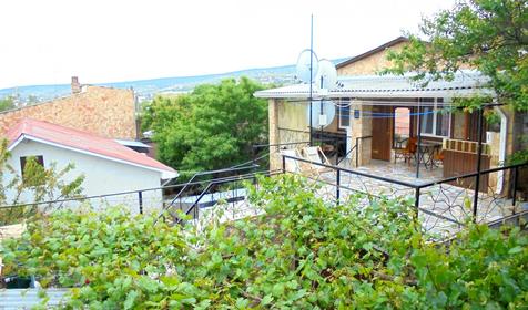 Пять домиков для семейного отдыха в центре Феодосии.
