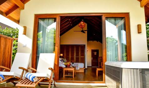 Deluxe Beach Villa with Jacuzzi