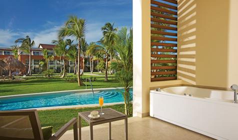 Xhale Club Jr Suite Swim Up