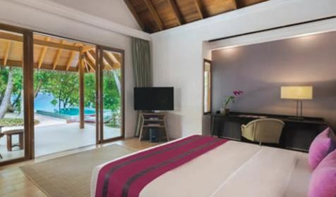 Deluxe Beach Villa with Pool