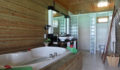 Jacuzzi Beach Villa