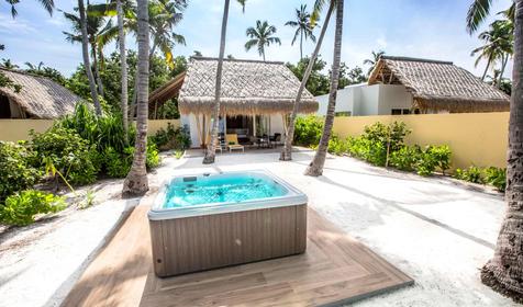 Jacuzzi Beach Villa