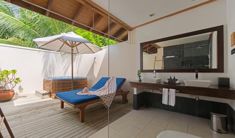 Jacuzzi Beach Villa