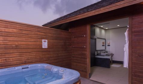 Jacuzzi Water Villa