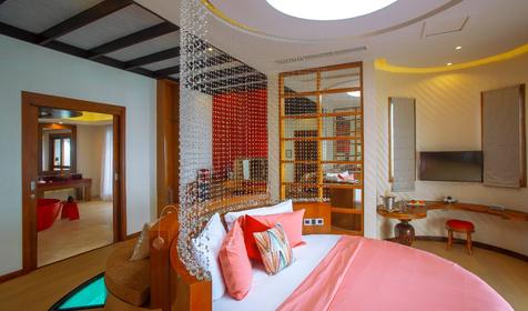 Honeymoon Water Suite With Pool