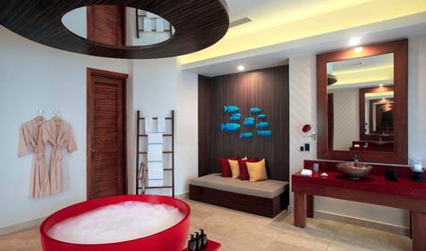Honeymoon Water Suite With Pool