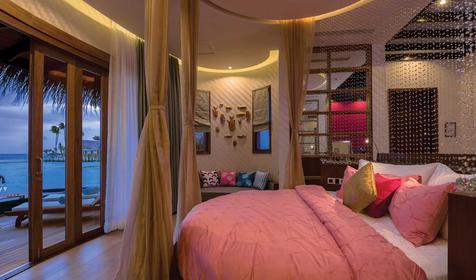Honeymoon Water Suite With Pool