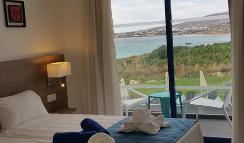 One Bedroom Suite Pool & Sea View