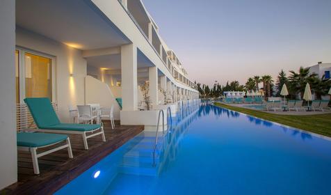Swim Up Suite