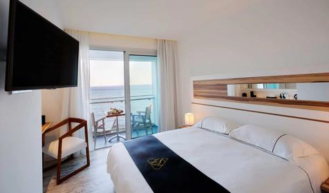 Classic Front Sea View with Balcony