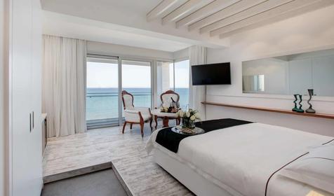 Deluxe Front Sea View with Balcony