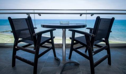 Deluxe Front Sea View with Balcony