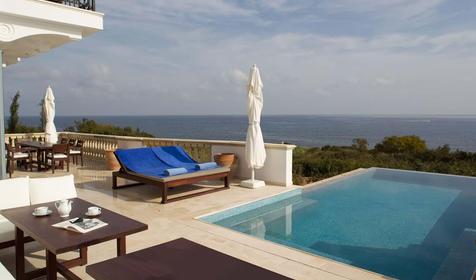 Aether Residence with Pool Three Bedrooms