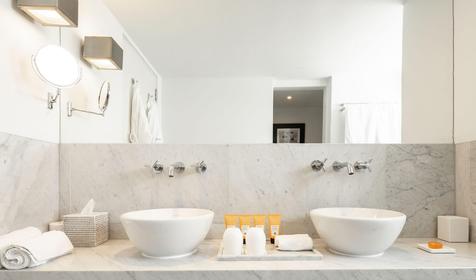 Deluxe Two Bedrooms Suite