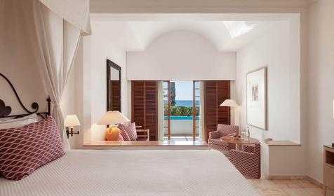 Garden Studio Suite with Outdoor Whirlpool