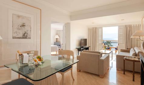 One Bedroom Deluxe Suite