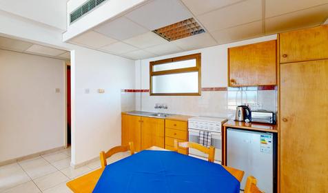 One Bedroom Limited View