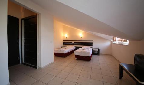 Eramax Hotel