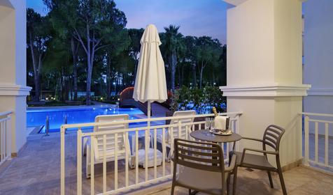 Jasmine Lagoon Room