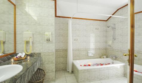 Superior Beach Bungalow