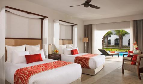 Preferred Club Deluxe Swim Up