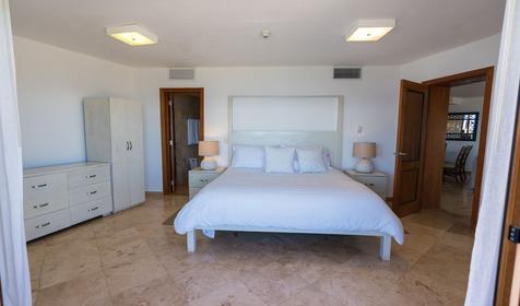 Admiral One Bedroom Suite Ocean View