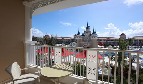 Junior Suite De Luxe Castle Front