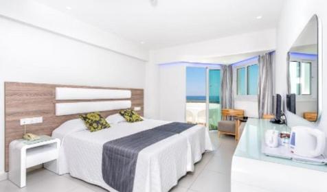 Twin Limited Sea View