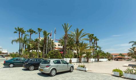 Crown Resort Henipa