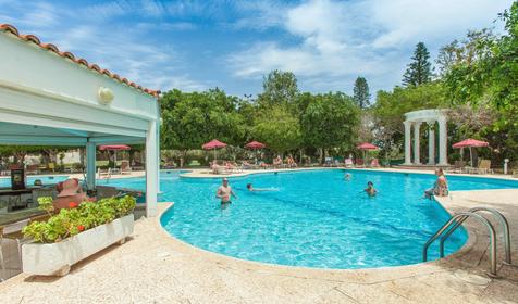 Crown Resort Henipa