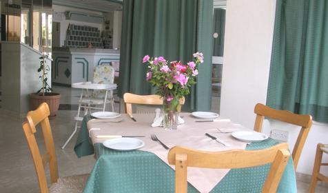 Debbiexenia Hotel Apts