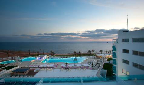 King Evelthon Beach Hotel & Resort