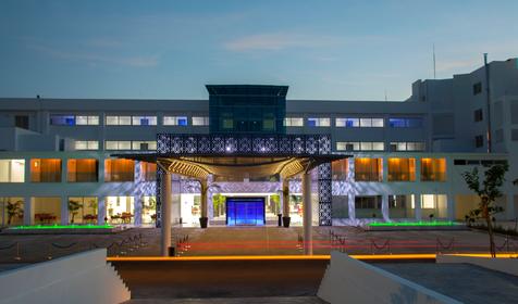 King Evelthon Beach Hotel & Resort