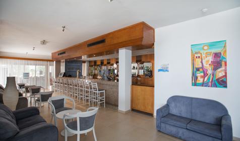 Adelais Bay Hotel