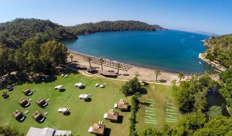 The Bay Beach Club
