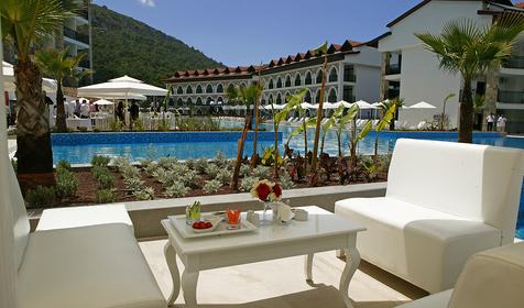 Ramada Resort by Wyndam Akbuk