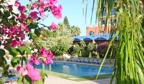 Navarria Hotel