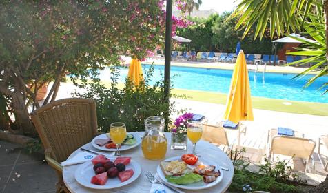 Navarria Hotel