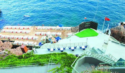 Adonis Hotel
