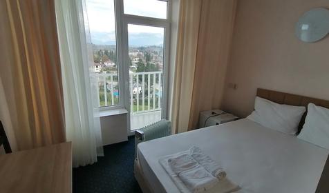 Эконом с балконом. Гранд отель Россия. Абхазия, Гудаута