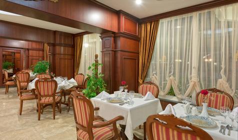 Antique Roman Palace Museum Hotel